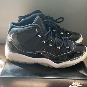 Boys Jordan 11’s size 3y $40